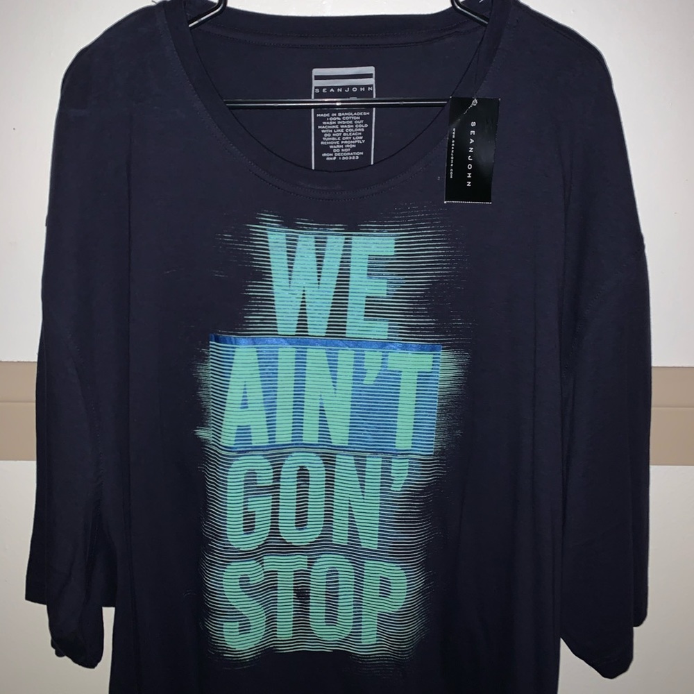 SEAN JOHN T-SHIRT NEW